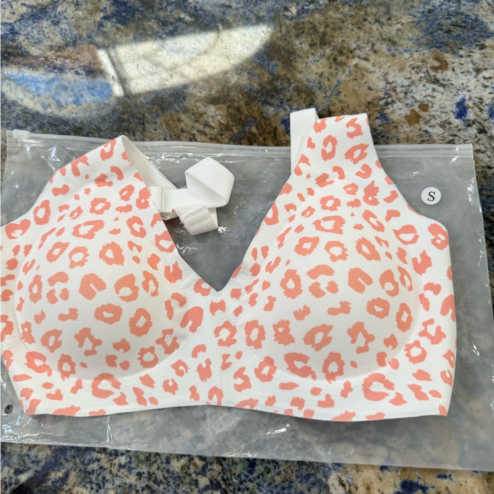TWO Ultra-comfortable bras
